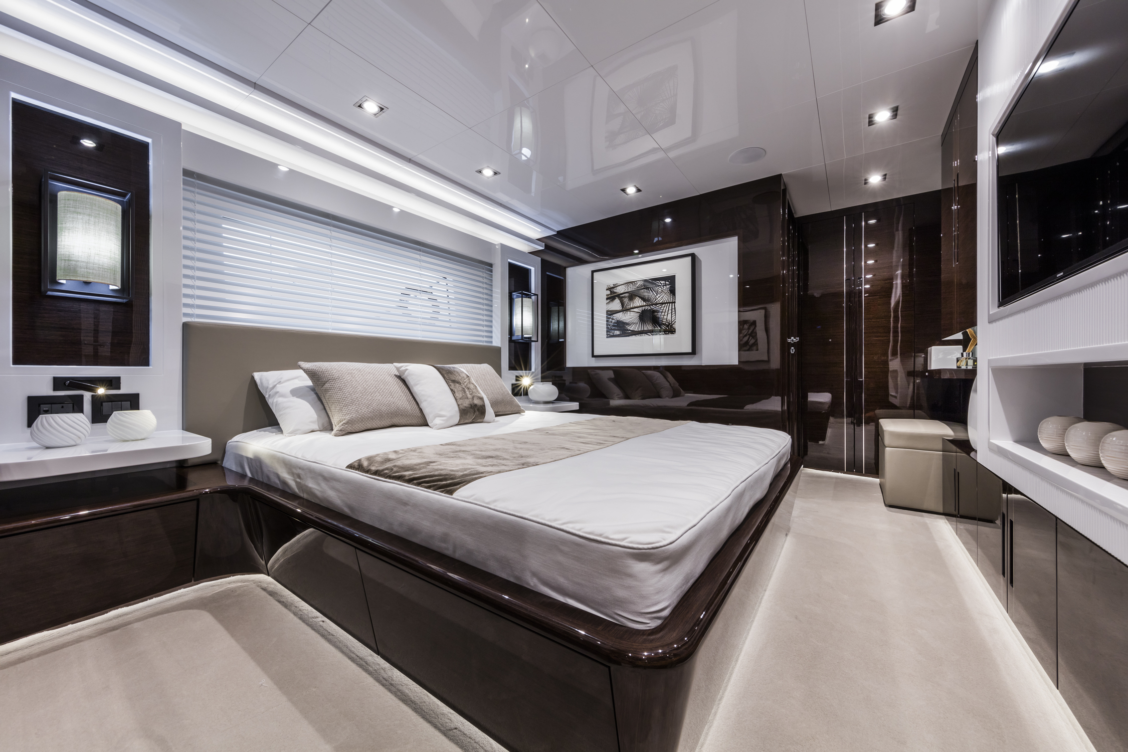 Pearl 95 Guest Cabin 2